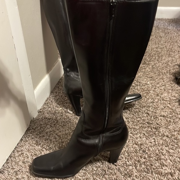 Anne Klein - Black heel dress leather boots - 9 - Picture 3 of 6